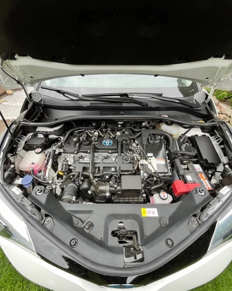 Toyota C-HR cena 97000 przebieg: 27000, rok produkcji 2020 z Poznań małe 211